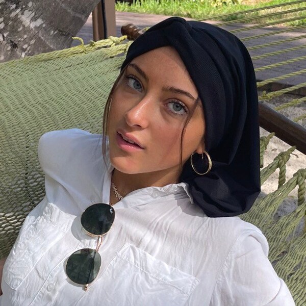 Snood Miami Beach pour femme | Lycra populaire de style Renaissance extensible noir Tichel | Snood classique pour cheveux | Hijab turban | Fabriqué aux États-Unis | Durag