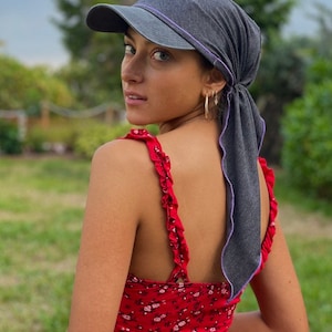 Cappello con visiera e sciarpa, tessuto jersey a maglia grigio lavanda, prodotto negli Stati Uniti da Uptown Girl Headwear