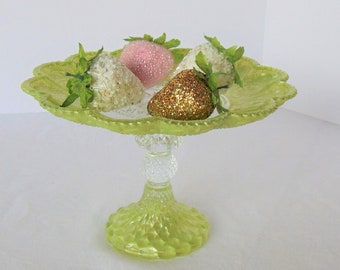 7.25" Small Spring Green Glass Cake Stand, Petite Cake Stand, Dessert Pedestal, Cupcake Stand, Cupcake Stand