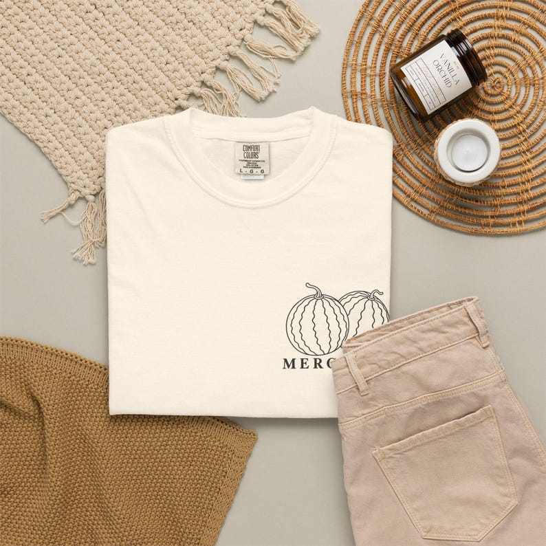 Koszulka z nadrukiem "Melon Merchant" | Minimalistyczna koszulka z nadrukiem kieszonkowym | Zabawna koszulka z owocowymi, komfortowymi kolorami | Prezent dla niego zdjęcie 16