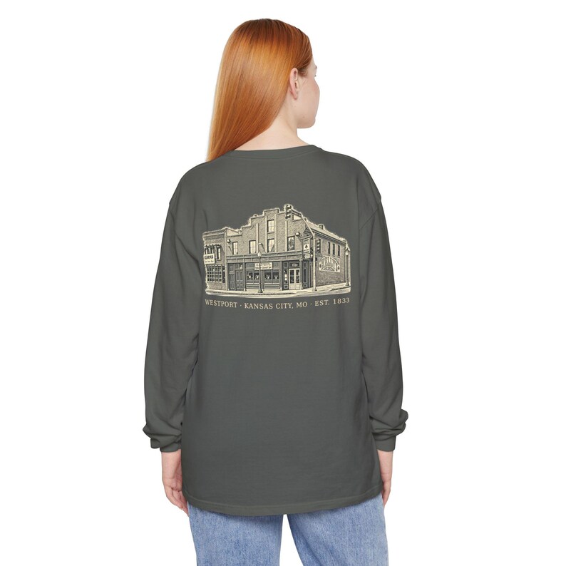 Camiseta de manga larga de Westport, Kansas City, código postal 64111, camiseta vintage de barrio de Kansas City, Comfort Colors, regalo de Kansas City imagen 14