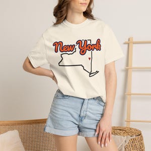 New York T-Shirt mit Staatsschriftzug | Vintage Comfort Colors Shirt | Herz auf Albany | Geschenk für New York Bild 2