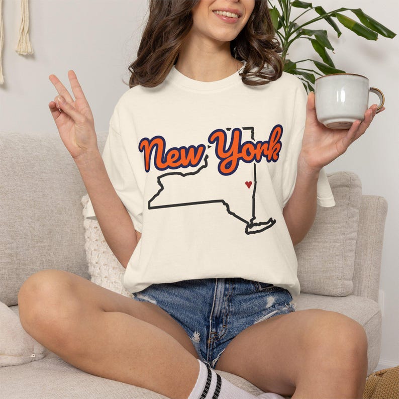 New York T-Shirt mit Staatsschriftzug | Vintage Comfort Colors Shirt | Herz auf Albany | Geschenk für New York Bild 3