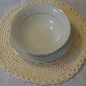 Crochet Placemats  / Set of 4 / Handmade / Elegant Home Accents / Crochet Coaster / Cotton Place Mats / Round  Crochet Doilies