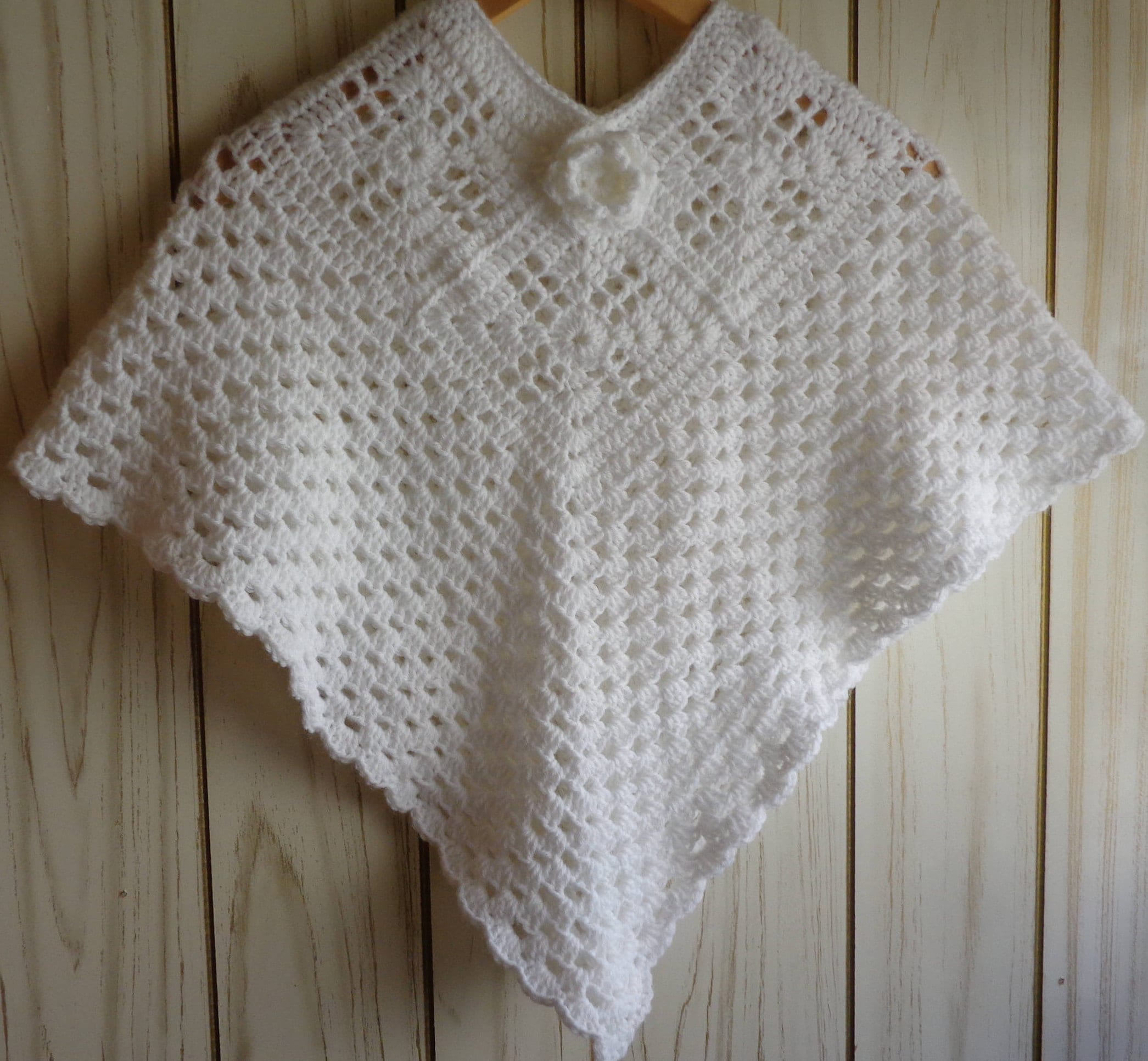 Flower Girl Poncho / Crochet Poncho / White Crocheted Poncho for Girls / Handmade Poncho / Girl's Cape / Spring Poncho for Girls