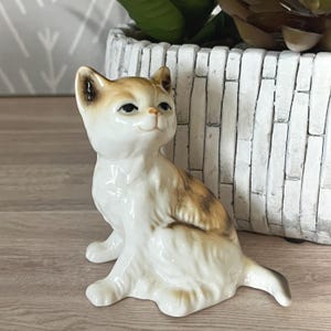 Vintage Orange Tiger Tabby Cat Porcelain Figurine