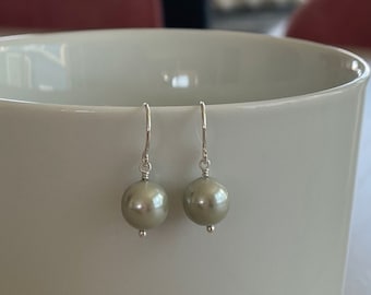 gray pearl earrings (medium) / sterling silver or gold filled