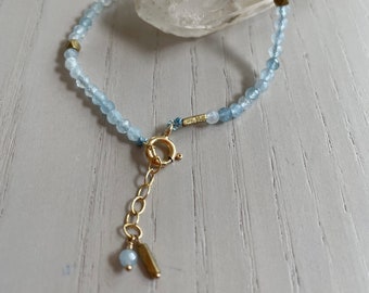 dainty aquamarine bracelet / adjustable