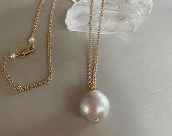 long gold freshwater pearl pendant