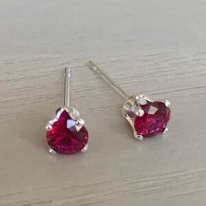 4mm garnet stud earrings / sterling silver, hypoallergenic