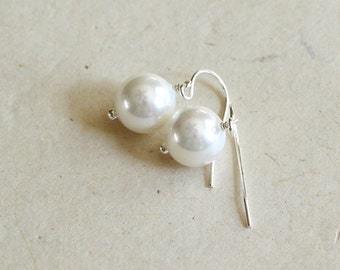 pearl earrings (medium) / dangle earrings, drop earrings