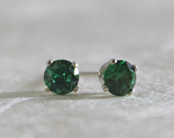 4mm emerald stud earrings / sterling silver, hypoallergenic