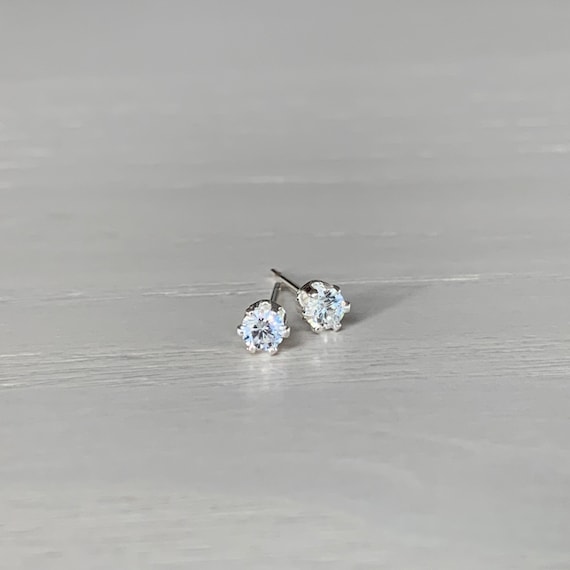 3mm cubic zirconia stud earrings