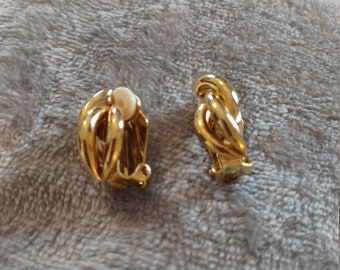 Gold Swirl Clip On Earrings--M