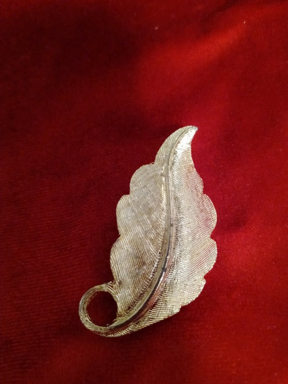 Vintage Goldplated Leaf Pin--C - image 3