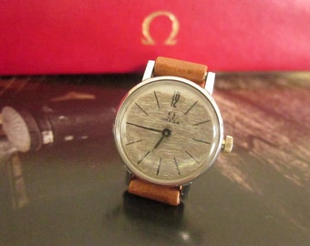 Omega Vintage Ladies watch with an Omega box