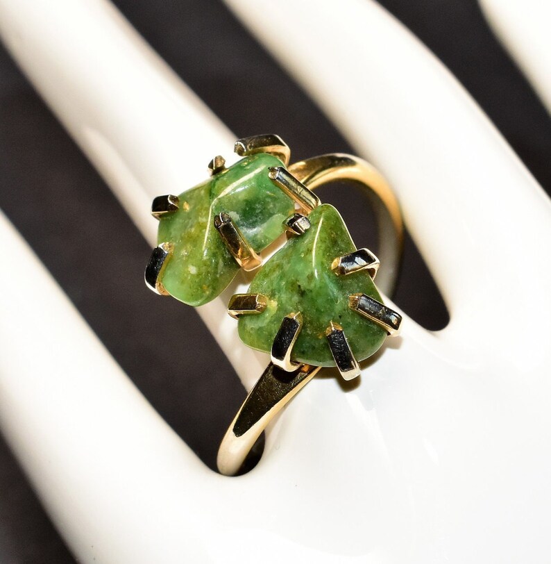 UK Size PUS Size 7.5 c1970s Sarah Cov Canada Duo Green Stones Gold Coloured Adjustable Vintage Statement Ring