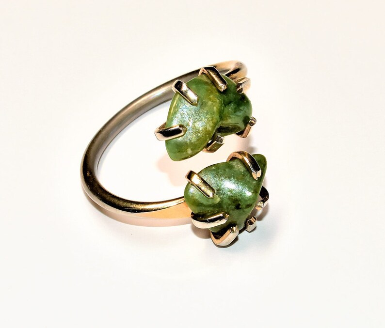 UK Size PUS Size 7.5 c1970s Sarah Cov Canada Duo Green Stones Gold Coloured Adjustable Vintage Statement Ring