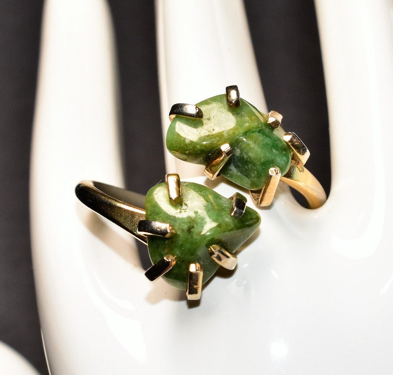UK Size PUS Size 7.5 c1970s Sarah Cov Canada Duo Green Stones Gold Coloured Adjustable Vintage Statement Ring
