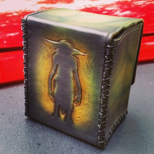 Customized Leather Deck Box / Deckbox Magic the Gathering / Yugioh
