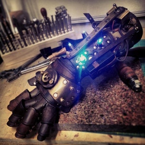 Steampunk Leather Gauntlet - Cosplay / LARP / Costume Armor - Cyberpunk / Fantasy / Roleplay - Made to Order