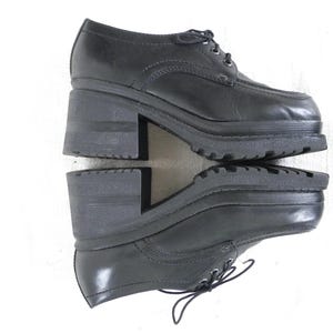90s goth grunge black platform leather chunky heel, square toe ankle boots/ lace up shoes size UK8 /EU41 /US10
