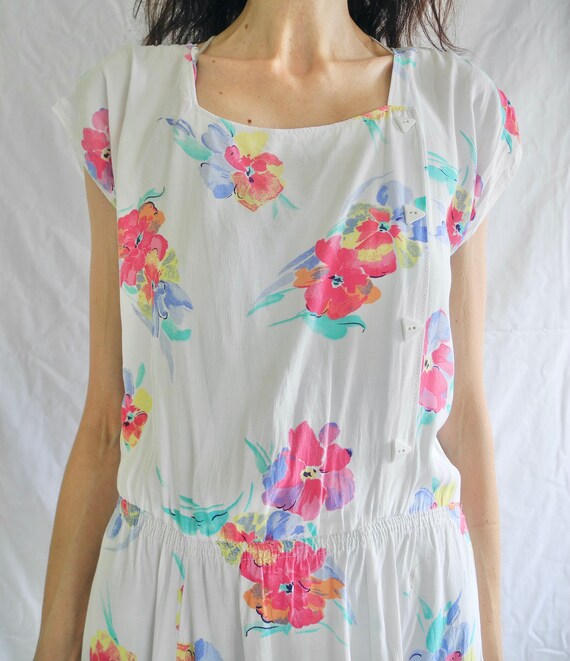 80's does the 40's white watercolour floral print… - image 3