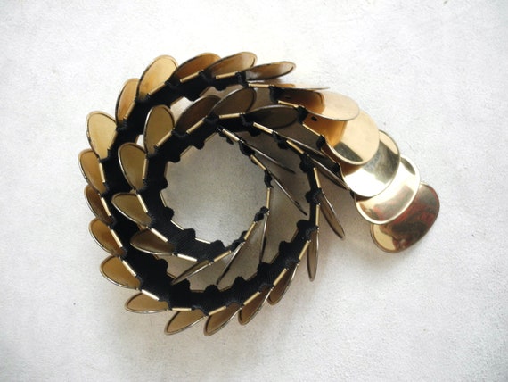 70's/ 80s glam gold metal scalloped articulated/ s