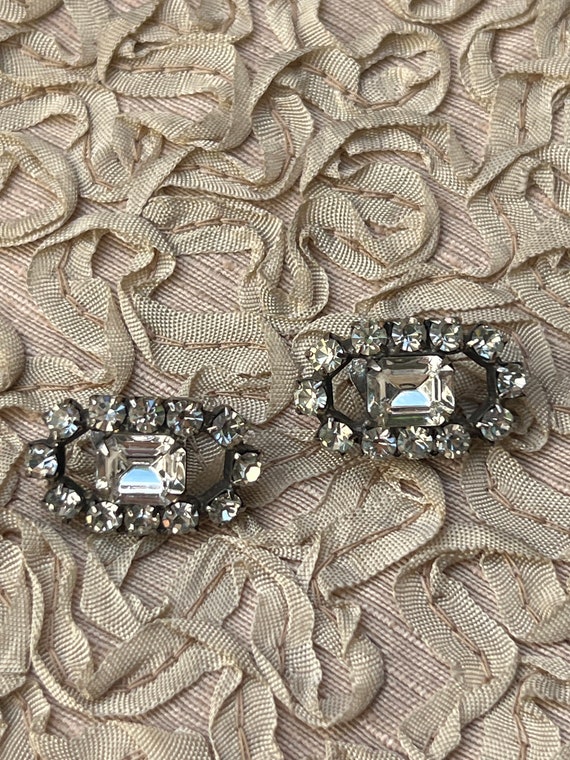 Small vintage rhinestone shoe clips,dress or coll… - image 2