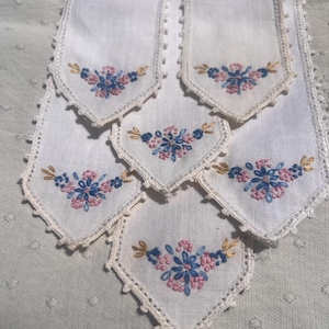 Set of 6 handmade vintage napkin rings,vintage linens,tea party,napkins,napkin holder