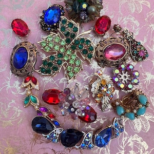 16 piece lot rhinestone jewelry parts for crafting,jewelry art,bridal bouquet,junk drawer