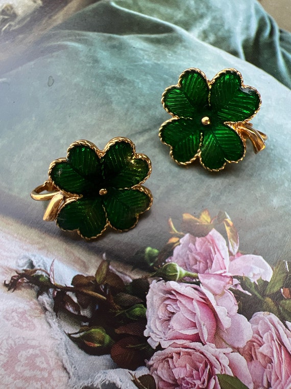 Avon shamrock clip on earrings,ONS,four leaf clove