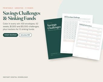 Può includere: Un set di pagine stampabili per sfide di risparmio e tracker di fondi di accantonamento. I documenti presentano layout verde scuro e bianco con testo che include Savings Challenges, 100 Envelope Challenge e Sinking fund trackers.