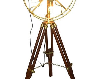 Ventilateur trépied lumineux : 5 ampoules, style industriel, aluminium, acier et bois