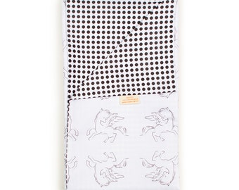 VENTE Couverture de couette licorne pour berceau | Tout-petit - Pegasus noir et blanc avec des points de gots certifié coton biologique | Unicorn Kids Comforter