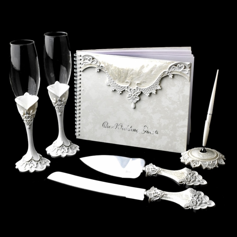Lovely Victorian Ivory Lace Toasting 4pc Set