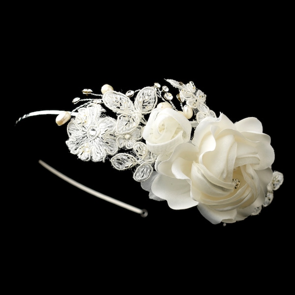 Zierliche Seite betonte Ivory Stoff-Spitze-Blumen-Braut Haarband