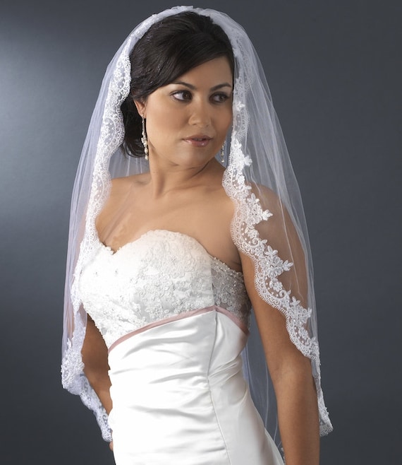 Bridal Wedding Veil Single Layer Fingertip Length