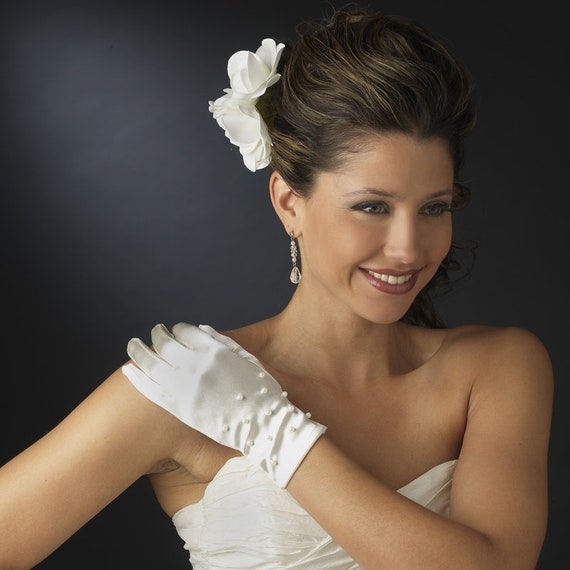 Formal Satin Bridal Pearl Wrist Gloves Style