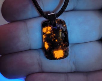 Handmade Yooperlite cabochon pendant UV reactive