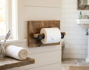 Rustic Toilet Paper Holder – Reclaimed Barn Wood Bathroom Decor – Farmhouse Wall Mount TP Holder with Railroad Spike – Handmade