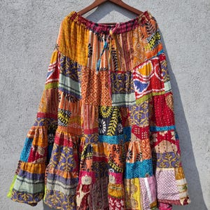 Handgemaakte Kantha patchwork rok, boho katoenen maxi-jurk, vintage Indiase geborduurde zomerjurk met meerdere lagen, cadeau voor haar