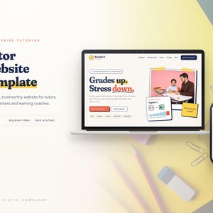 Puede incluir: Una plantilla de sitio web para tutores mostrada en una computadora portátil y un teléfono inteligente. La interfaz presenta el texto 'Grades up. Stress down.' junto a una foto de un tutor y un estudiante, menús de navegación y botones.