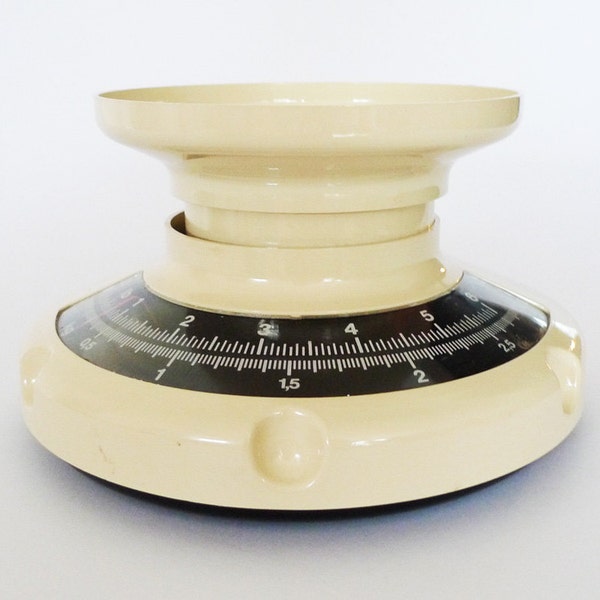 Vintage Beige Kitchen Scale