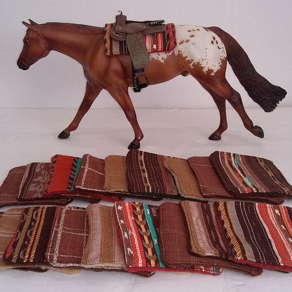 3 für den Preis! Modell Pferd 1:9 traditionelle LSQ Twill Southwest & Karo Western Sattelunterlage Peter Stone Breyer