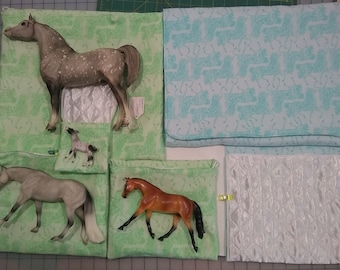 Model Horse & Pony 1:9 classic Stablemate Mint or Aqua quilted satin lined Snuggle Sack Bag Pouches Breyer Peter Stone