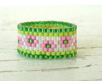 Pink and Green Bead Ring Spring Ring Pink Flowers Beaded Band Green Stripes Summer Jewelry Floral Jewelry Summer Accessory