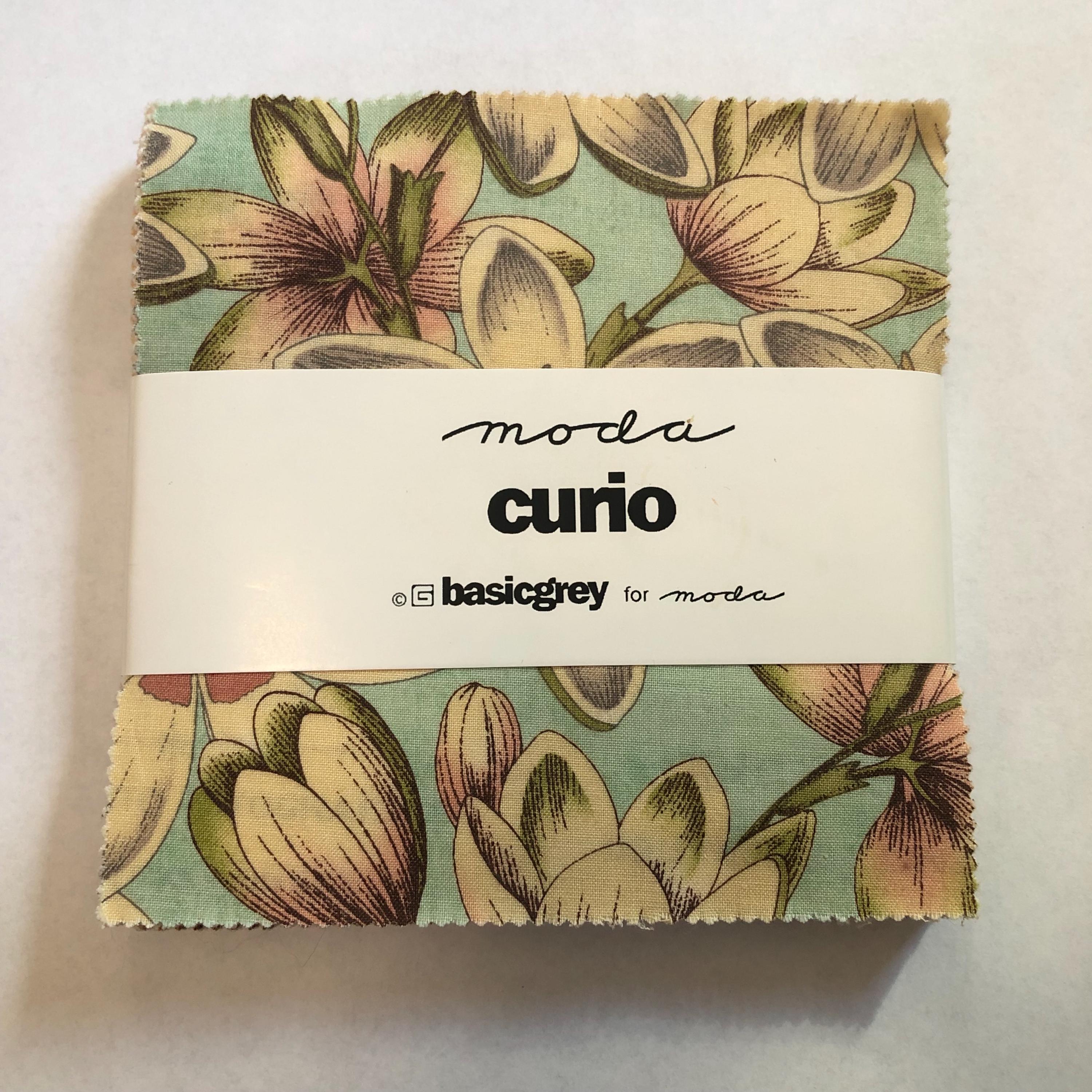 Moda Curio By Basic grijze bedelset 42- 5 inch vierkanten