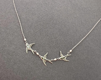 Collar de tres pájaros voladores, collar de gorrión de plata, collar de pájaro de plata