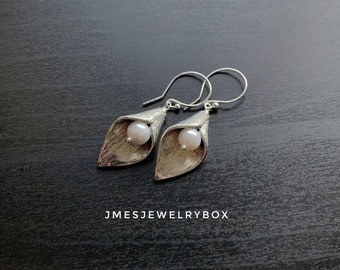 Silver calla lily earrings